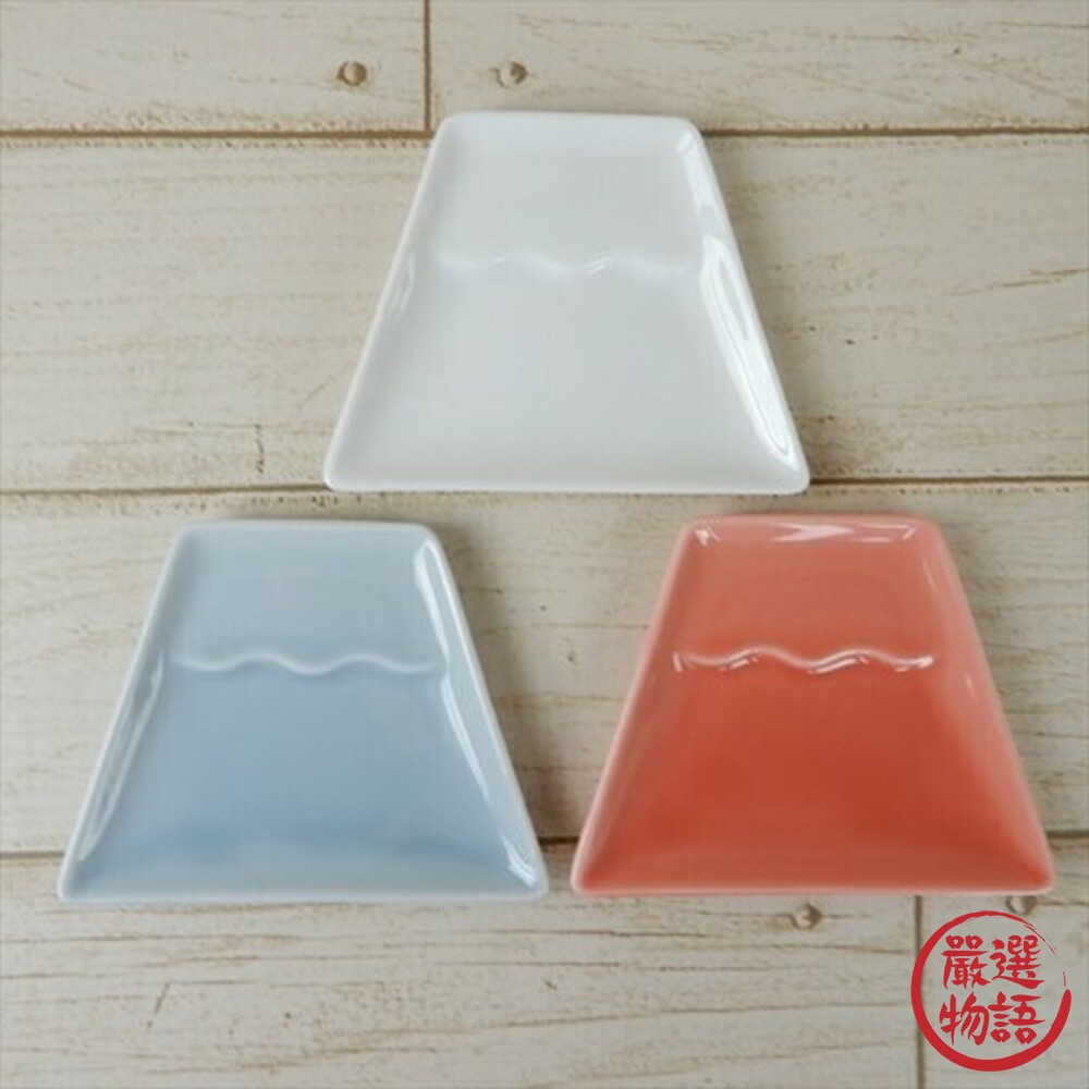 日本製富士山醬油碟 小碟子 醬料盤 醬油碟 筷架 陶瓷 碟 碟子 富士山 網每 儀式感 盤子-thumb