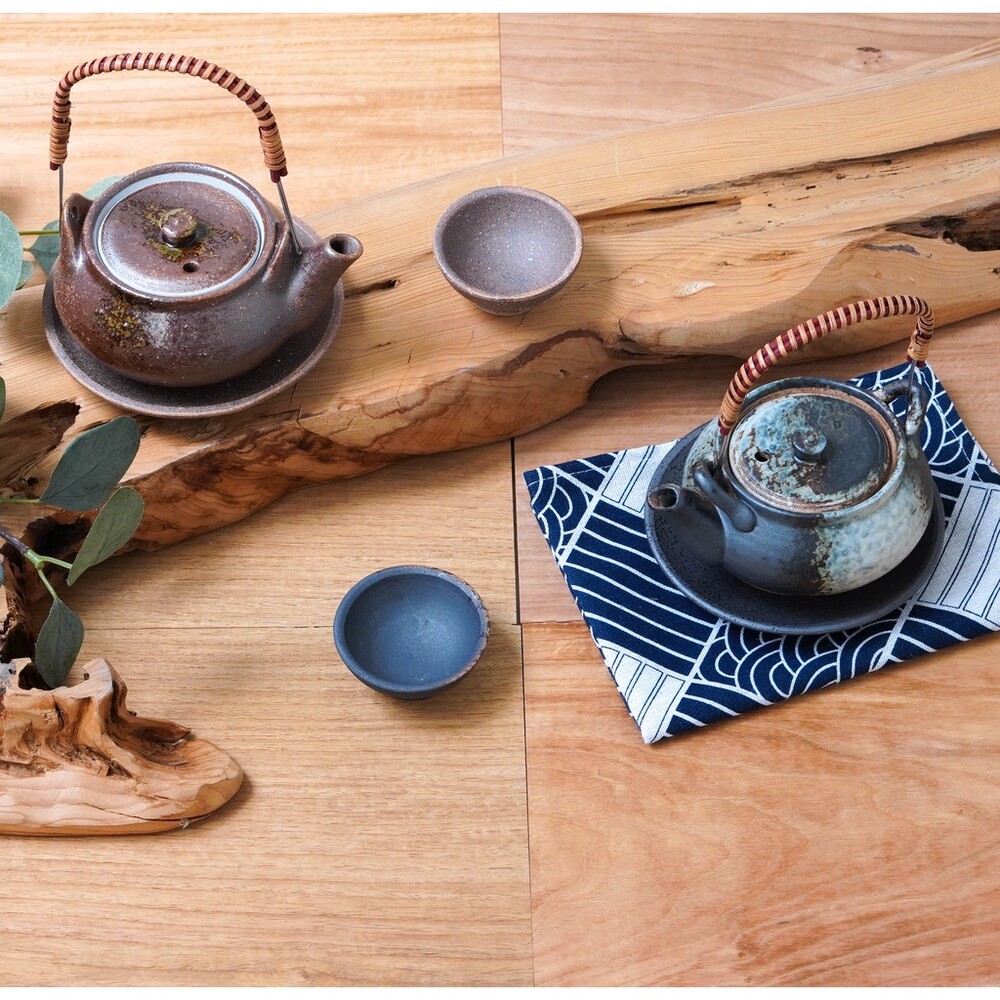 【現貨】日本製 美濃燒陶器仿鏽茶壺 (咖啡/藍色可選) 日式飲品 陶器 茶壺 土瓶蒸 仿鏽土瓶蒸 茶具 廚房