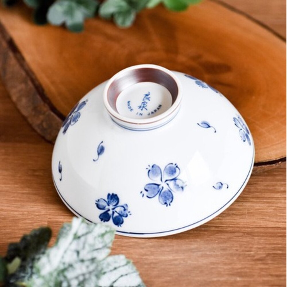 SF-015459-【現貨】日本製 美濃燒藍色櫻花餐碗 櫻花 陶瓷 飯碗 湯碗 器皿 餐具 碗盤 瓷製餐碗 碗 櫻花碗