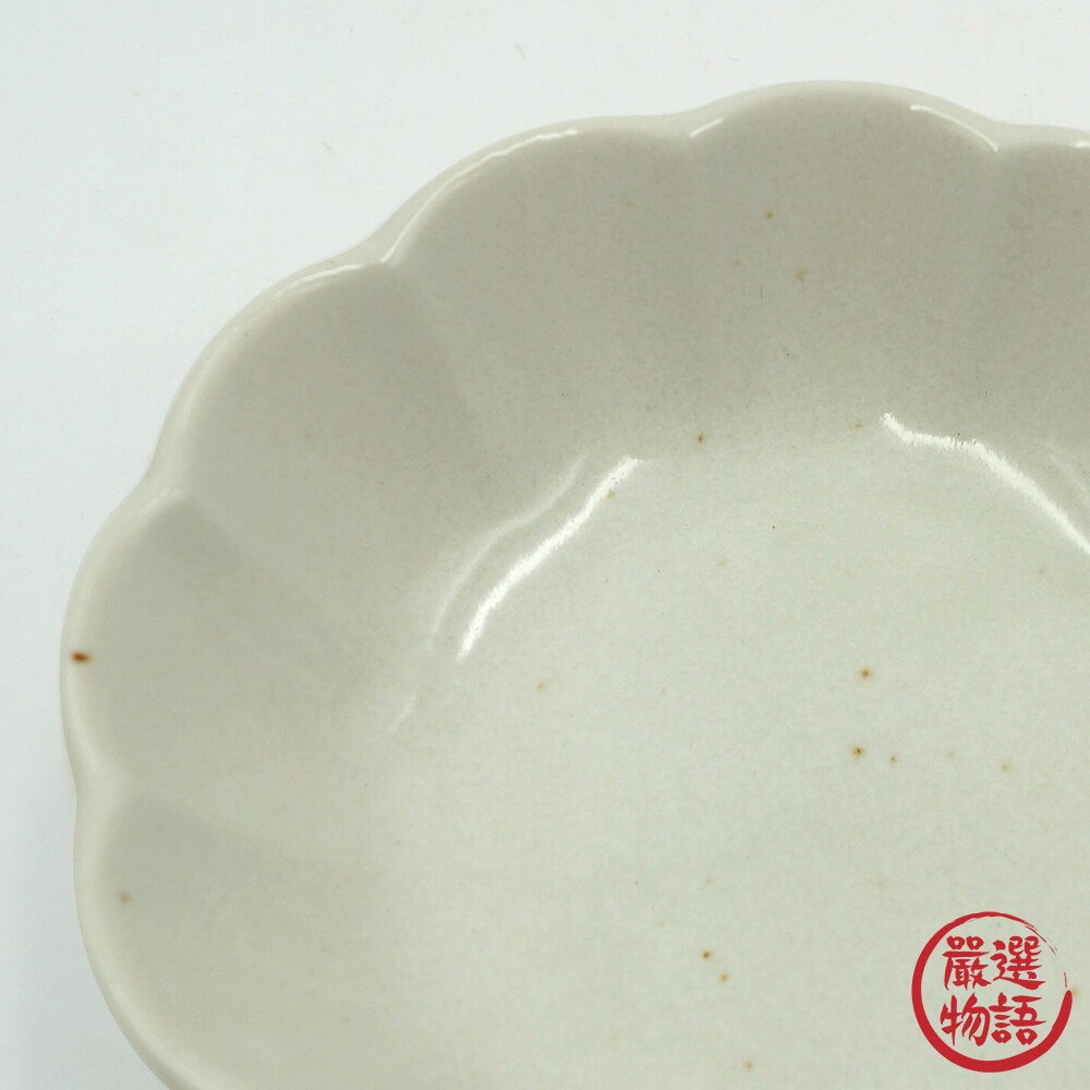 日本製美濃燒 輪花皿 素色簡約小盤 盤子 日式料理 分菜盤 小菜盤 水果盤 小碗 器皿 沙拉盤-thumb