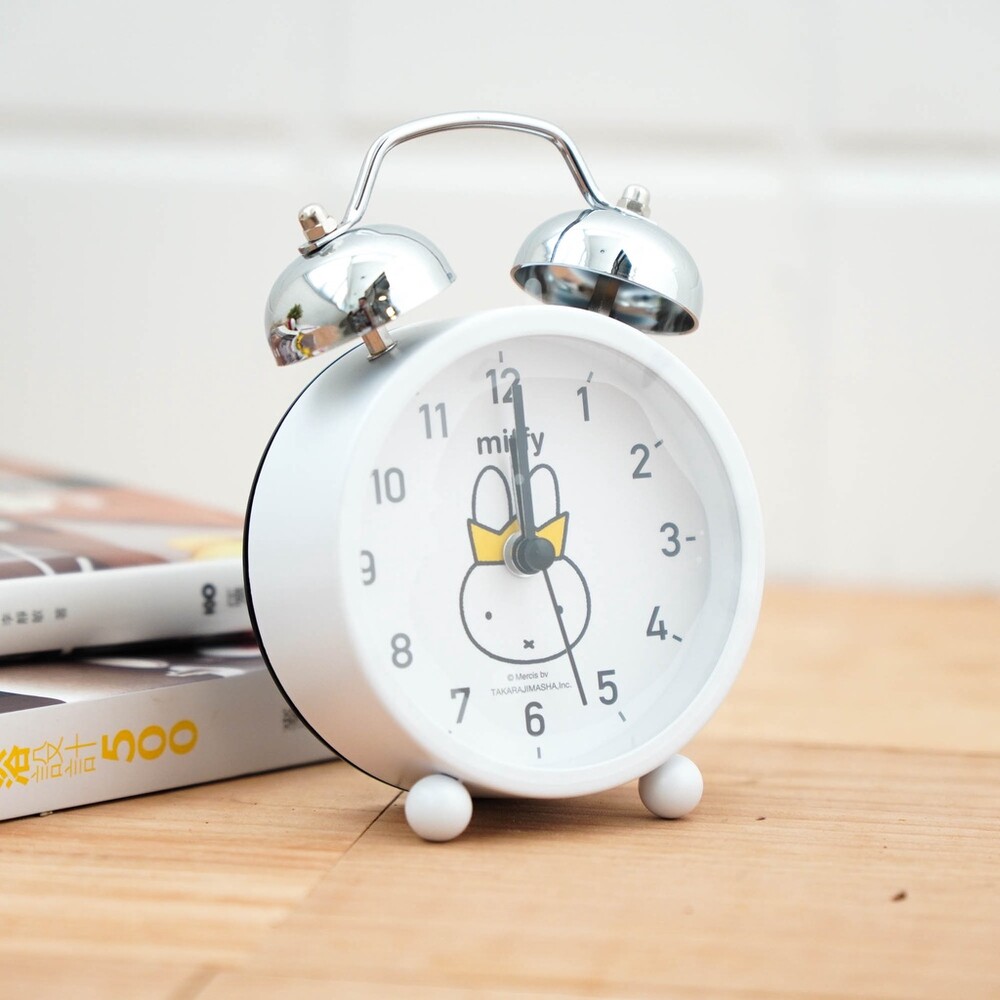 SF-015914-【現貨】Miffy 米飛兔純白鬧鐘 日本雜誌同款 寶島社聯名款鬧鐘 米飛兔時鐘 起床鬧鐘