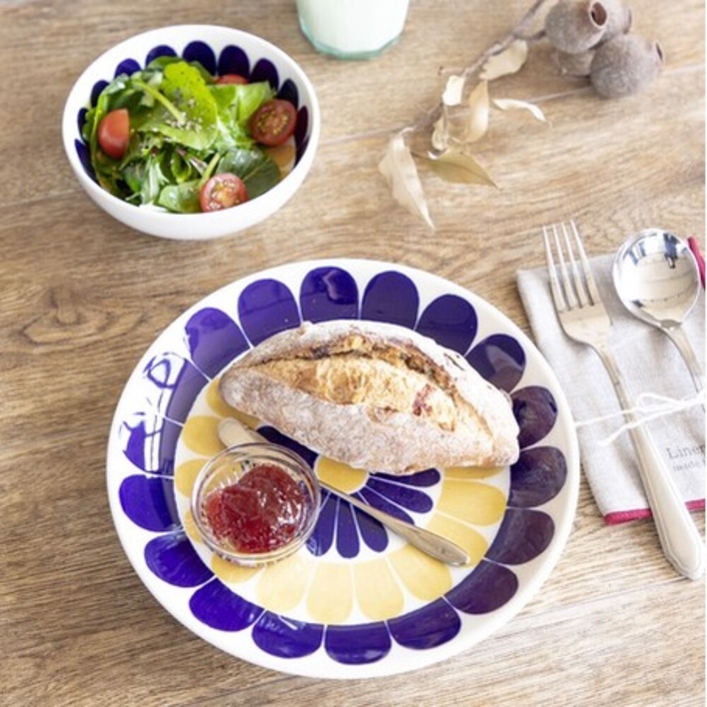 【現貨】日本製 納維亞風情陶瓷盤子 22.5cm 陶瓷 盤子 大盤子 餐具 餐盤 圓盤 日式餐盤 廚房