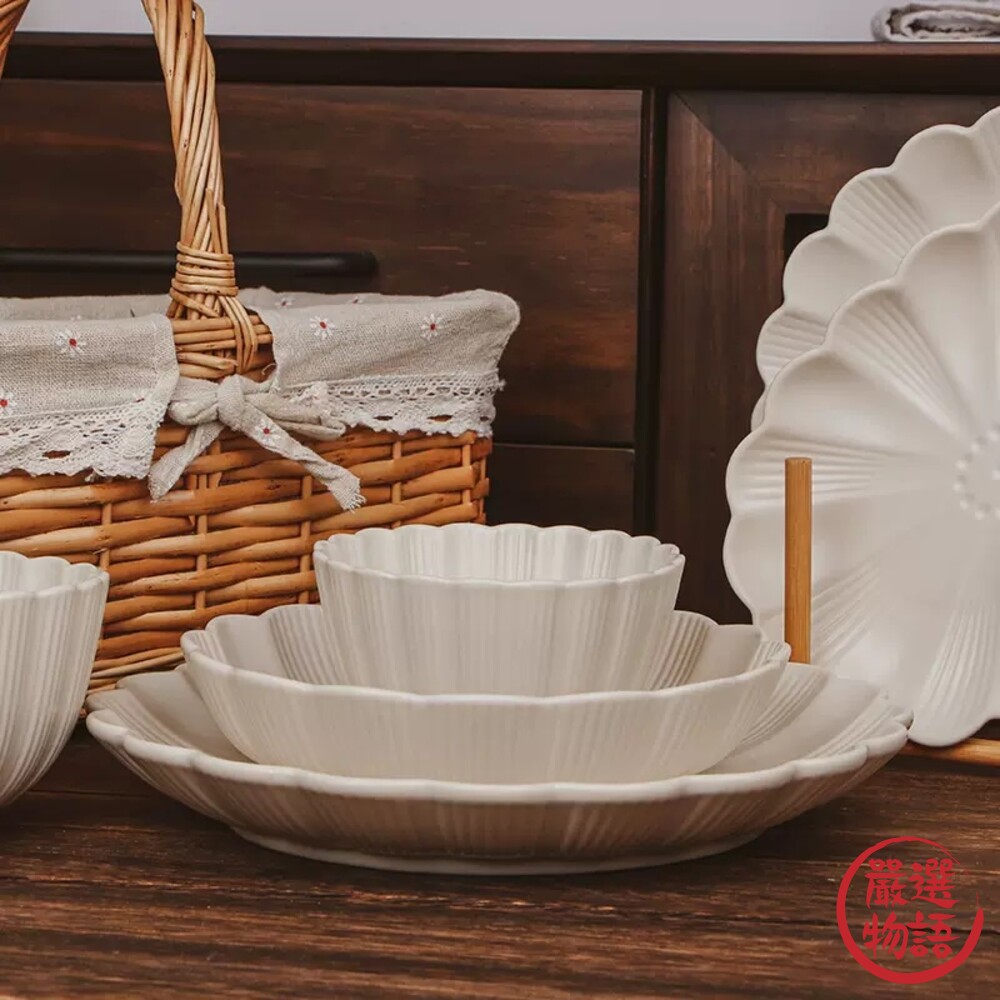 日本製 大盤25.5cm 菊形餐盤 陶瓷盤 碗盤 另售其他尺寸-thumb